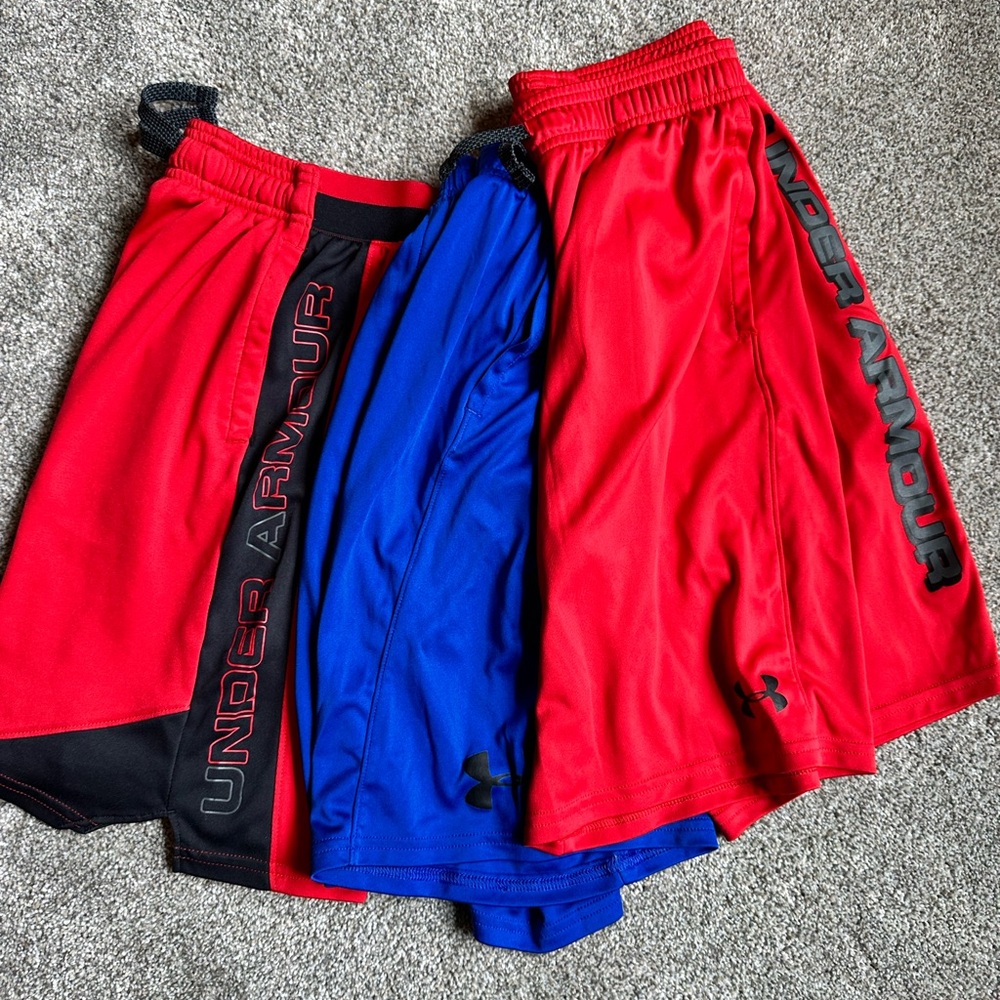 Youth Large dry wick Under Armour shorts with pockets